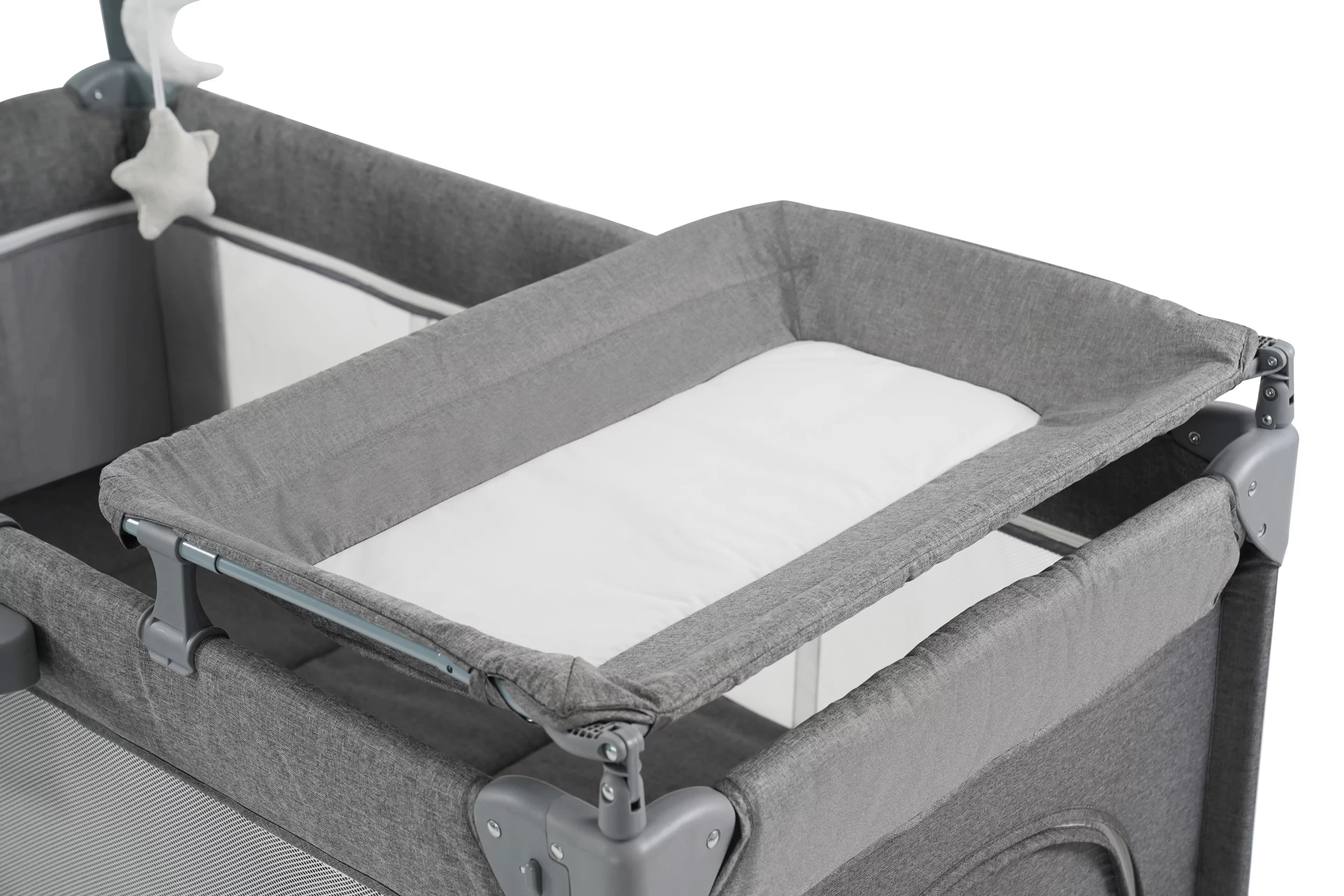 Wholesale Seamlessly transforms from newborn crib to toddler playpen with a built-in changing table and storage pockets for ultimate convenience - 图片 20