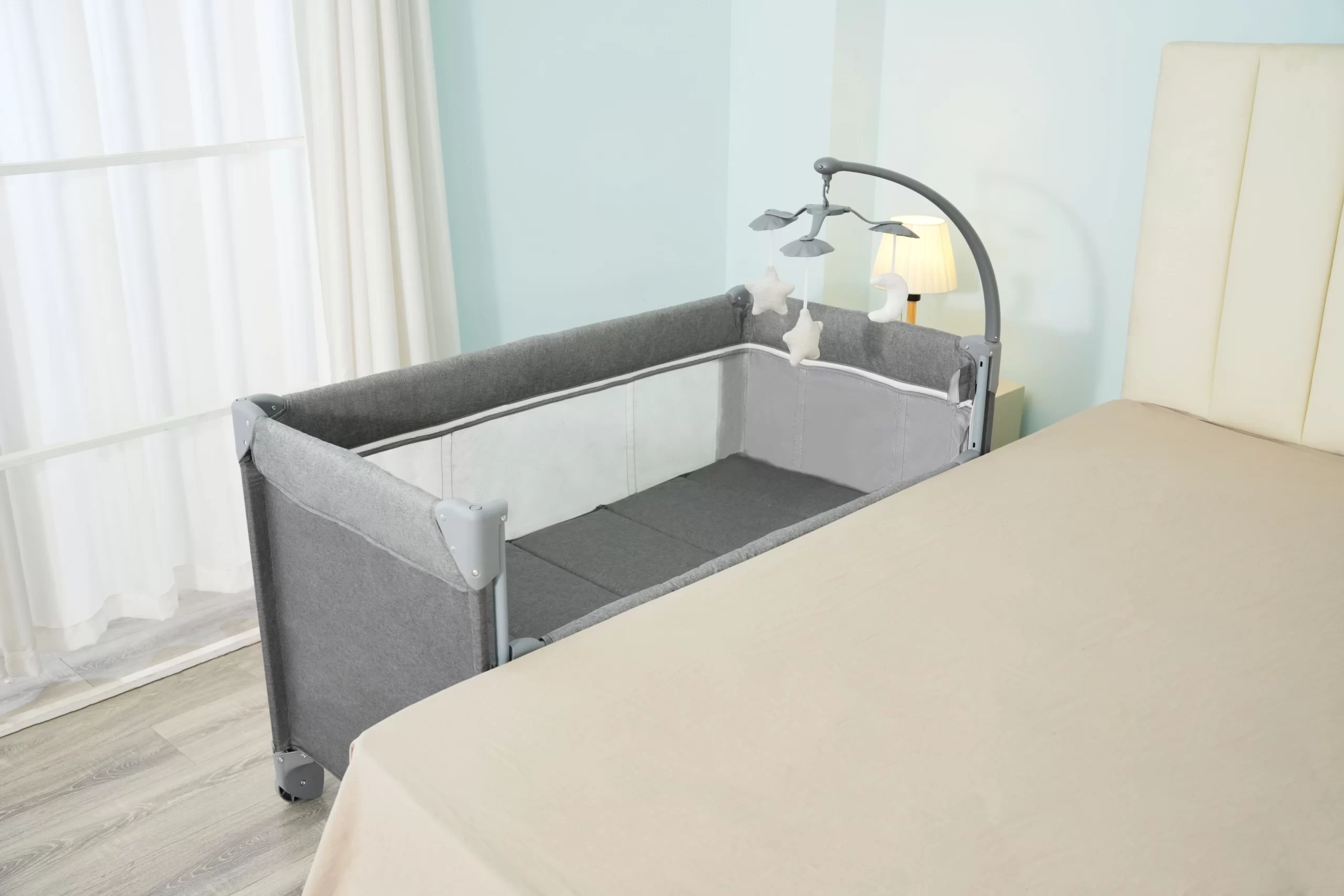 Wholesale Seamlessly transforms from newborn crib to toddler playpen with a built-in changing table and storage pockets for ultimate convenience - 图片 10